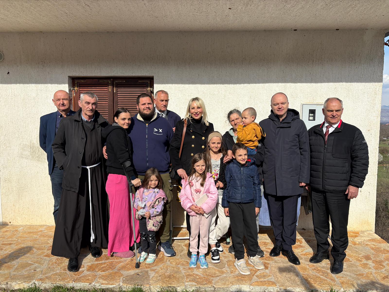 SIGURAN DOM ZA SRETNO DJETINJSTVO